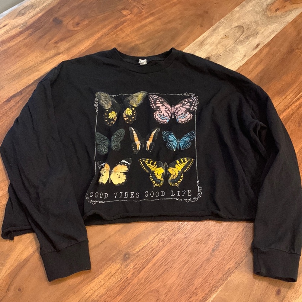 Long sleeve crop top